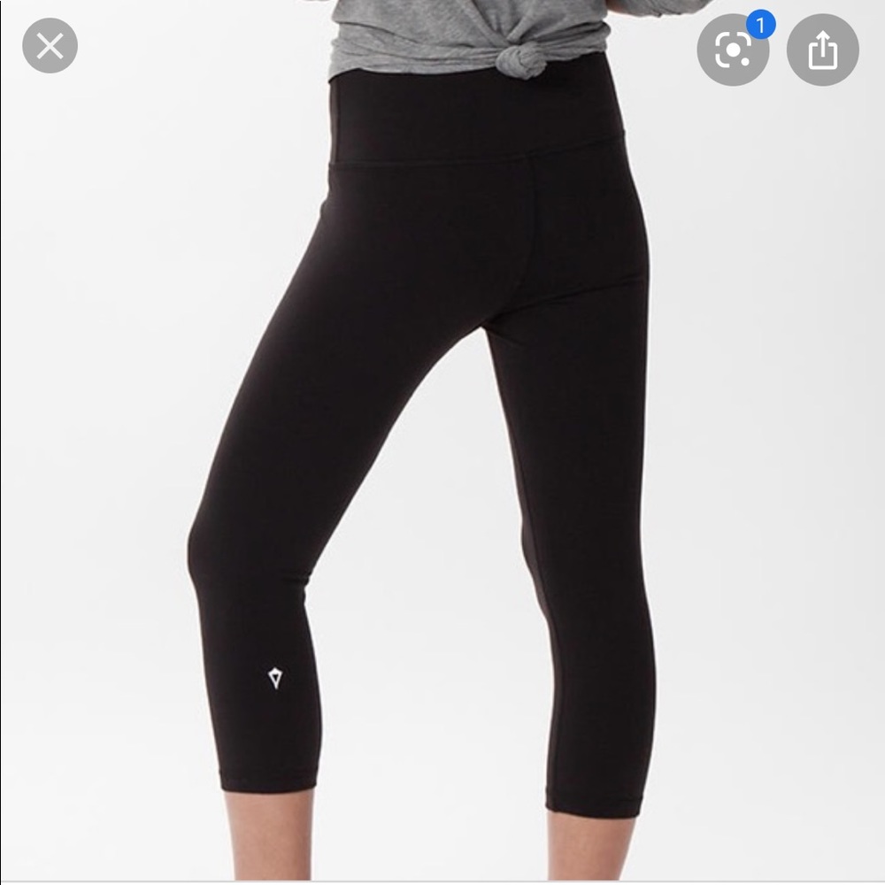 Lululemon Girls Ivivva Reversible Crop Leggings